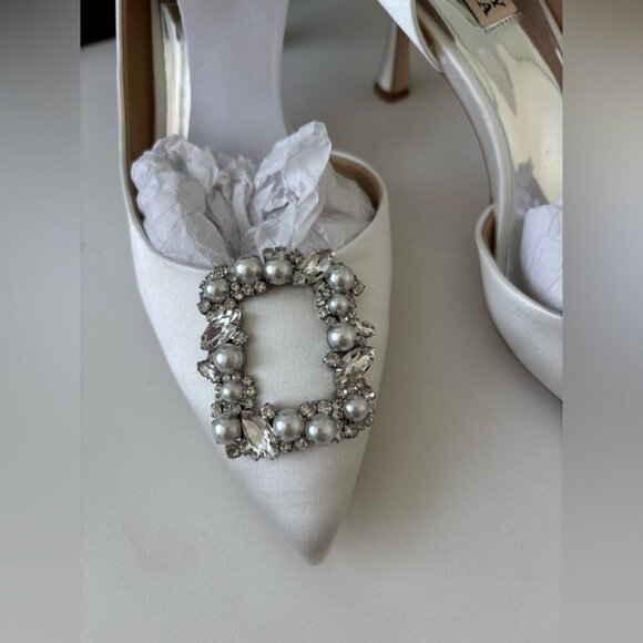 Badgley Mischka White Fabia Kitten Heel with Crystal Buckle NWT - Picture 6 of 10